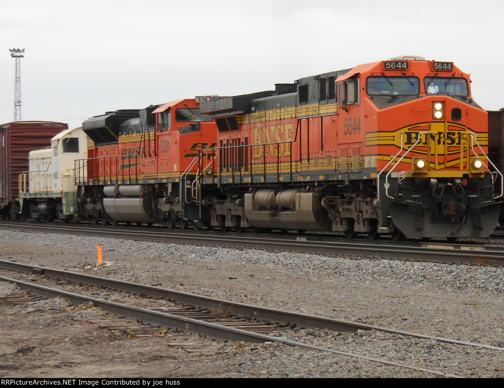 BNSF 5644 East